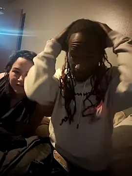 Snapshot of Dick2long87 chatting on November 17, 2025, 1:53 am Dick2long87 online show from November 17, 2025, 1:53 am