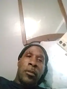 Snapshot of Dick2long87 chatting on December 3, 2025, 4:13 am Dick2long87 online show from December 3, 2025, 4:13 am