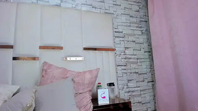 Snapshot of CandyandSteven chatting on February 8, 2026, 3:04 am CandyandSteven online show from February 8, 2026, 3:04 am