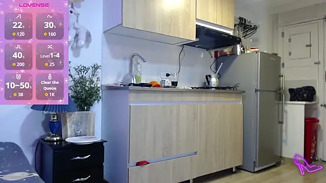 Snapshot of AllysonStonne chatting on February 23, 2026, 2:24 am AllysonStonne online show from February 23, 2026, 2:24 am