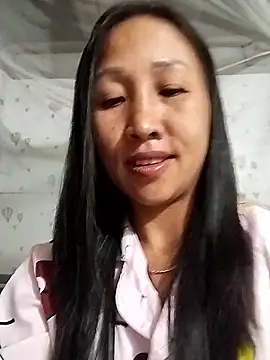 Snapshot of cute_love00 chatting on January 19, 2026, 1:37 pm cute love00 online show from January 19, 2026, 1:37 pm