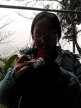 Snapshot of cute_love00 chatting on February 11, 2026, 2:00 am cute love00 online show from February 11, 2026, 2:00 am