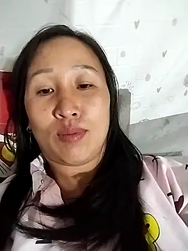 Snapshot of cute_love00 chatting on February 19, 2026, 11:51 am cute love00 online show from February 19, 2026, 11:51 am