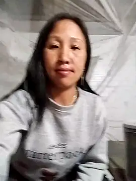 Snapshot of cute_love00 chatting on February 17, 2026, 10:23 am cute love00 online show from February 17, 2026, 10:23 am