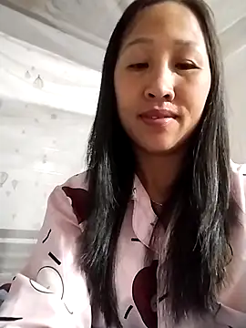 Snapshot of cute_love00 chatting on February 7, 2026, 11:46 pm cute love00 online show from February 7, 2026, 11:46 pm