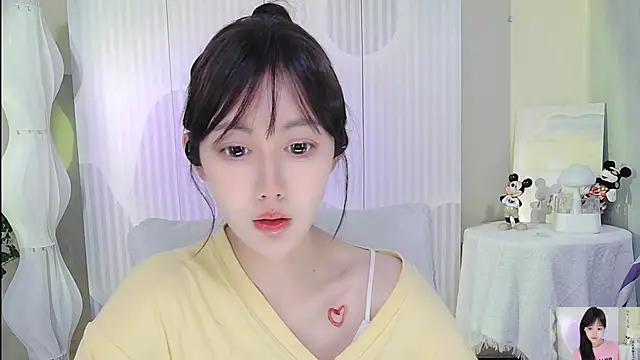 Nuan Qi online show from October 11, 2025, 2:51 pm