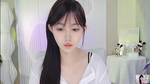 Nuan Qi online show from October 8, 2025, 1:29 am