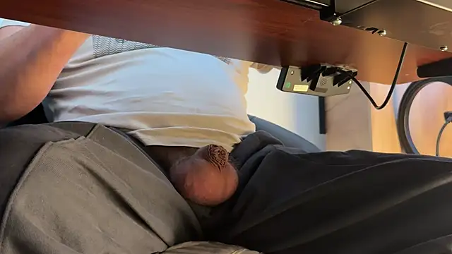 Snapshot of hornysmallcockgermany chatting on March 4, 2026, 1:30 pm hornysmallcockgermany online show from March 4, 2026, 1:30 pm