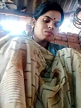 Snapshot of Soniya_pandit chatting on April 19, 2026, 1:39 am Soniya pandit online show from April 19, 2026, 1:39 am