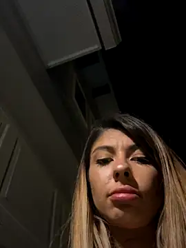 bbgurlnickii online show from November 13, 2025, 2:48 am