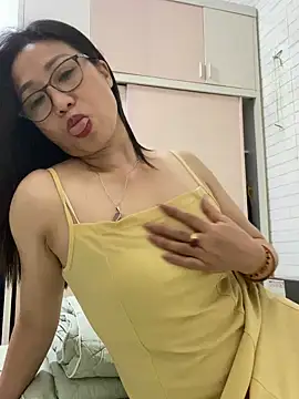 Snapshot of Vitamin_sexy chatting on October 8, 2025, 1:56 pm Vitamin sexy online show from October 8, 2025, 1:56 pm
