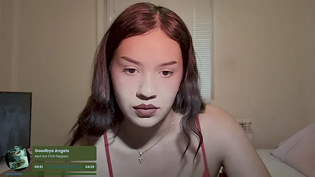 Snapshot of gigifontaine__ chatting on May 25, 2026, 8:24 am gigifontaine online show from May 25, 2026, 8:24 am