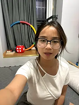 Snapshot of Hdmhdm-0022 chatting on October 9, 2025, 2:39 pm Hdmhdm-0022 online show from October 9, 2025, 2:39 pm