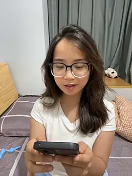 Snapshot of Hdmhdm-0022 chatting on September 21, 2025, 2:33 pm Hdmhdm-0022 online show from September 21, 2025, 2:33 pm