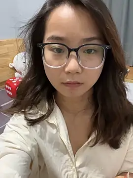 Snapshot of Hdmhdm-0022 chatting on September 15, 2025, 1:44 pm Hdmhdm-0022 online show from September 15, 2025, 1:44 pm