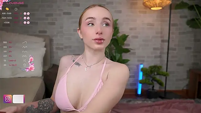 BabyyyLunaX online show from February 13, 2026, 3:06 am