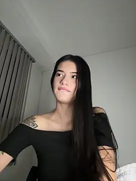 Snapshot of giasteele chatting on November 12, 2025, 1:32 am giasteele online show from November 12, 2025, 1:32 am