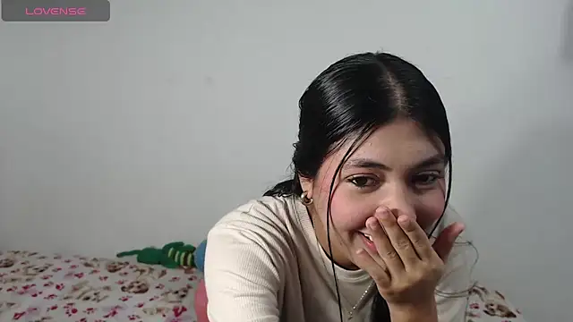 Snapshot of Allison_19__ chatting on September 25, 2025, 7:36 am Allison 19 online show from September 25, 2025, 7:36 am