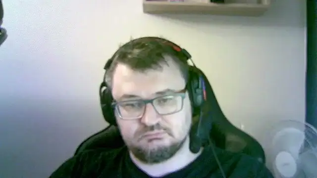 Snapshot of SirAbuser chatting on December 5, 2025, 7:18 am SirAbuser online show from December 5, 2025, 7:18 am