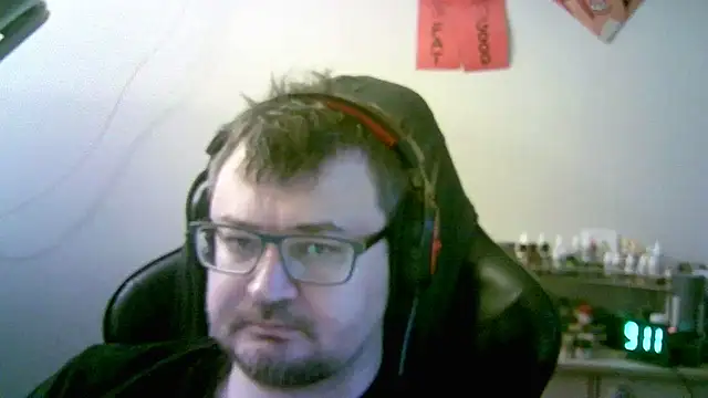 Snapshot of SirAbuser chatting on February 11, 2026, 6:13 am SirAbuser online show from February 11, 2026, 6:13 am