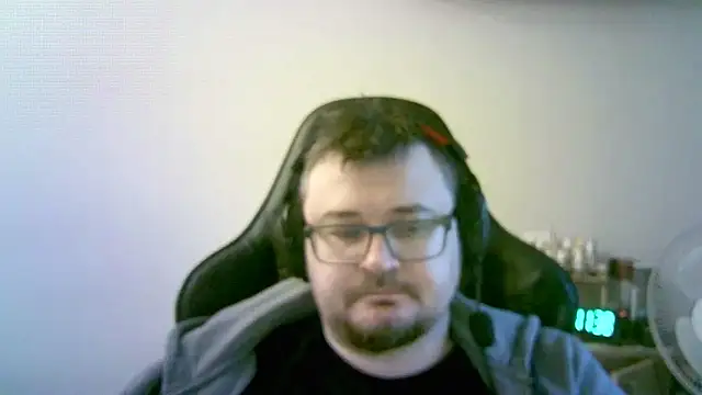 Snapshot of SirAbuser chatting on January 16, 2026, 8:40 am SirAbuser online show from January 16, 2026, 8:40 am