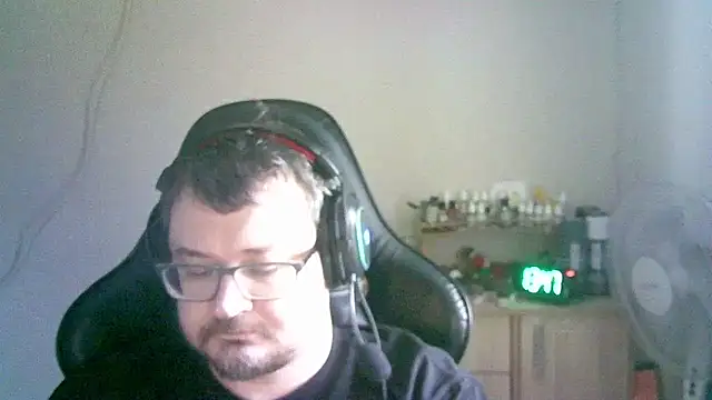 Snapshot of SirAbuser chatting on March 1, 2026, 10:48 am SirAbuser online show from March 1, 2026, 10:48 am