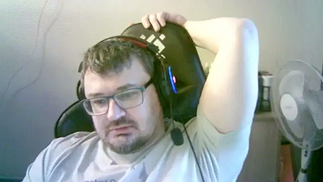 Snapshot of SirAbuser chatting on February 27, 2026, 6:35 am SirAbuser online show from February 27, 2026, 6:35 am