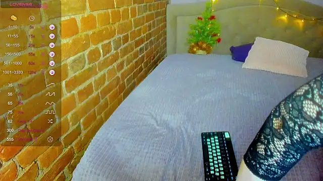 Snapshot of Cutiee_Alicee chatting on December 21, 2024, 1:47 am Cutiee Alicee online show from December 21, 2024, 1:47 am