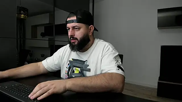 Snapshot of DravenPeak chatting on February 9, 2026, 8:29 pm DravenPeak online show from February 9, 2026, 8:29 pm