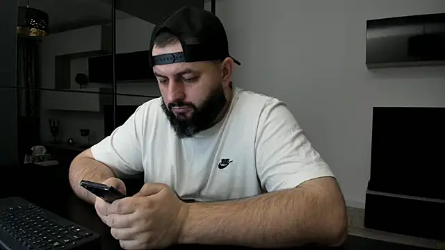 Snapshot of DravenPeak chatting on February 12, 2026, 9:03 pm DravenPeak online show from February 12, 2026, 9:03 pm