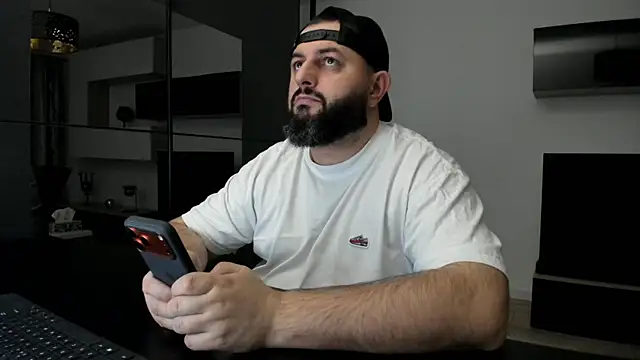 Snapshot of DravenPeak chatting on February 15, 2026, 8:52 pm DravenPeak online show from February 15, 2026, 8:52 pm