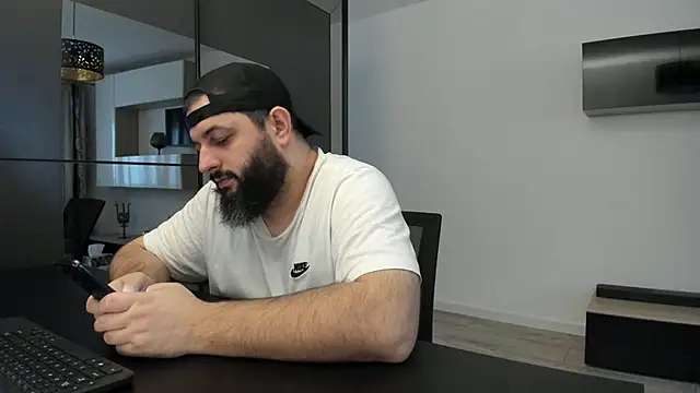 Snapshot of DravenPeak chatting on December 18, 2025, 1:48 pm DravenPeak online show from December 18, 2025, 1:48 pm