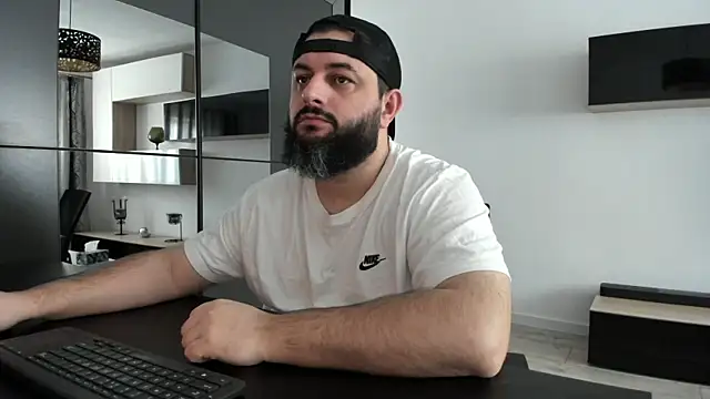 Snapshot of DravenPeak chatting on December 16, 2025, 12:53 pm DravenPeak online show from December 16, 2025, 12:53 pm