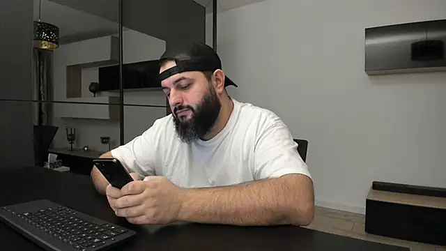 Snapshot of DravenPeak chatting on December 14, 2025, 4:23 pm DravenPeak online show from December 14, 2025, 4:23 pm