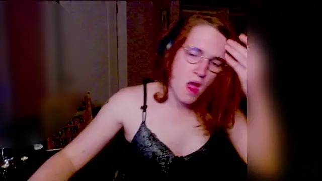 Snapshot of Rewpert chatting on November 5, 2025, 8:28 am Rewpert online show from November 5, 2025, 8:28 am