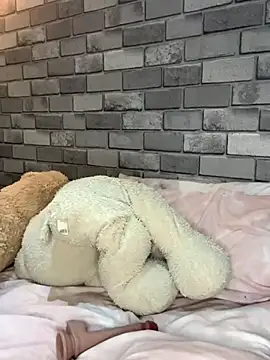 Poppy frankie online show from October 26, 2025, 7:36 pm