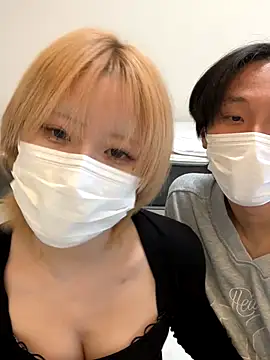 Snapshot of reon_reonreon chatting on December 23, 2025, 6:34 am reon reonreon online show from December 23, 2025, 6:34 am