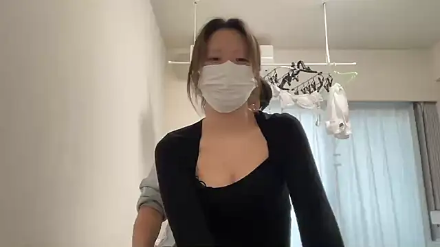 Snapshot of reon_reonreon chatting on November 18, 2025, 5:00 am reon reonreon online show from November 18, 2025, 5:00 am