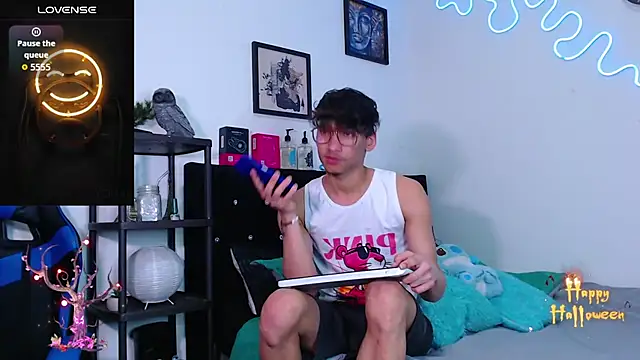 Gael Jones online show from October 23, 2025, 4:11 am