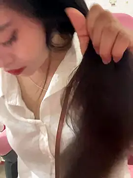 Snapshot of Lissa_xinh09 chatting on October 27, 2025, 1:34 pm Lissa xinh09 online show from October 27, 2025, 1:34 pm