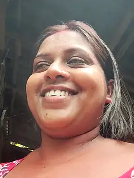 Snapshot of Hot-Show2 chatting on October 4, 2025, 7:43 am Hot-Show2 online show from October 4, 2025, 7:43 am