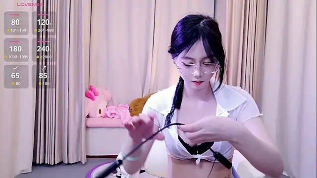 Snapshot of niannian18 chatting on November 15, 2025, 10:08 am niannian18 online show from November 15, 2025, 10:08 am