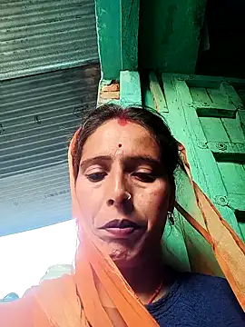 Snapshot of Arti13A chatting on June 4, 2026, 12:37 am Arti13A online show from June 4, 2026, 12:37 am