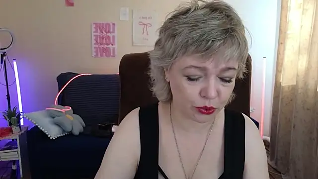 Snapshot of Rosette_Pricky chatting on June 27, 2026, 2:45 pm Rosette Pricky online show from June 27, 2026, 2:45 pm