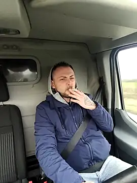 papichulo0099 online show from February 16, 2026, 6:23 am