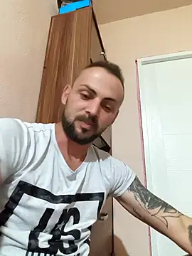 papichulo0099 online show from October 12, 2025, 5:58 pm