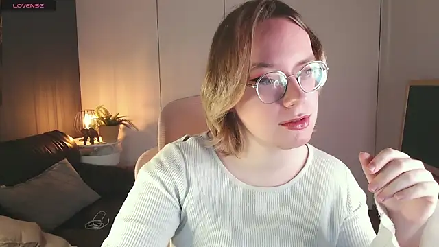 Amanda Butlerr online show from May 6, 2026, 8:29 am