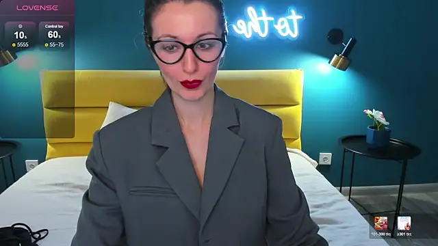 Joan Nelson online show from February 3, 2026, 2:53 am