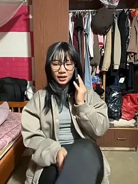 AAANINE22 online show from October 29, 2025, 6:12 am