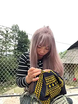 AAANINE22 online show from September 18, 2025, 12:57 am